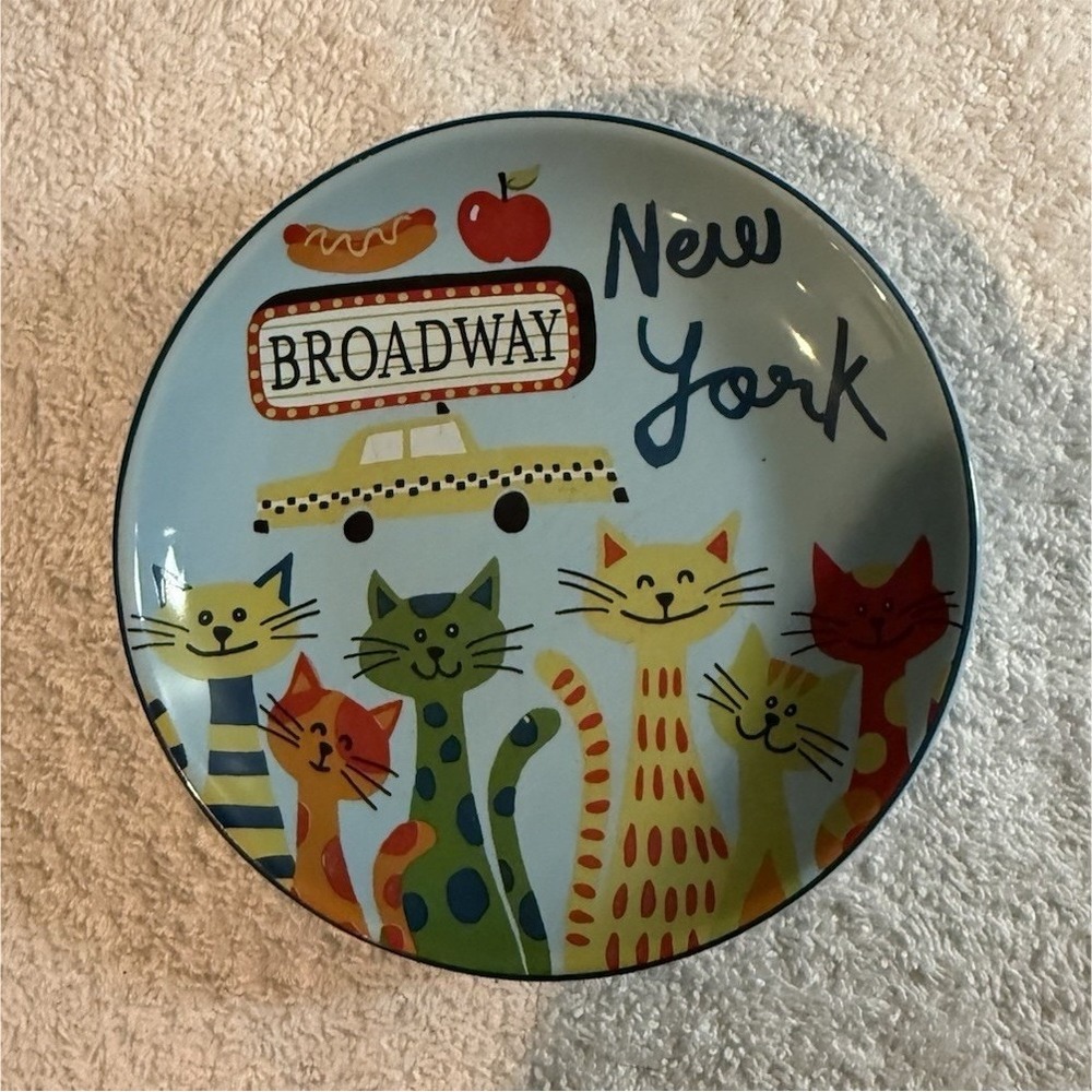 Frisco New Condition Ceramic Cat Bowl Multicolor Broadway NY  Design Single Bowl
